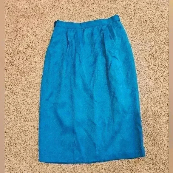 Vintage 100% Silk Midi Skirt with Paisley Design & Back Zipper Enclosure Size 8 - Picture 1 of 5